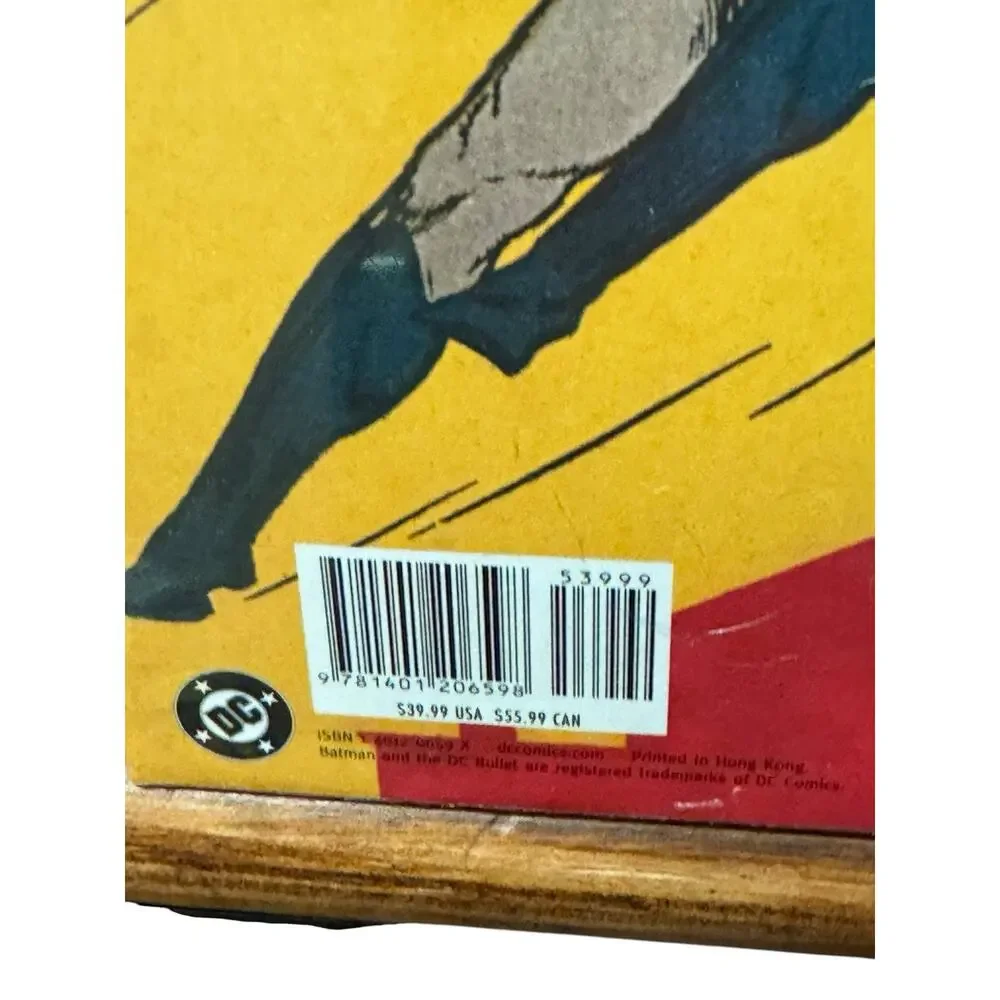 Batman Cover to Cover: The Greatest Comic Book Covers of the Dark Knight 2005